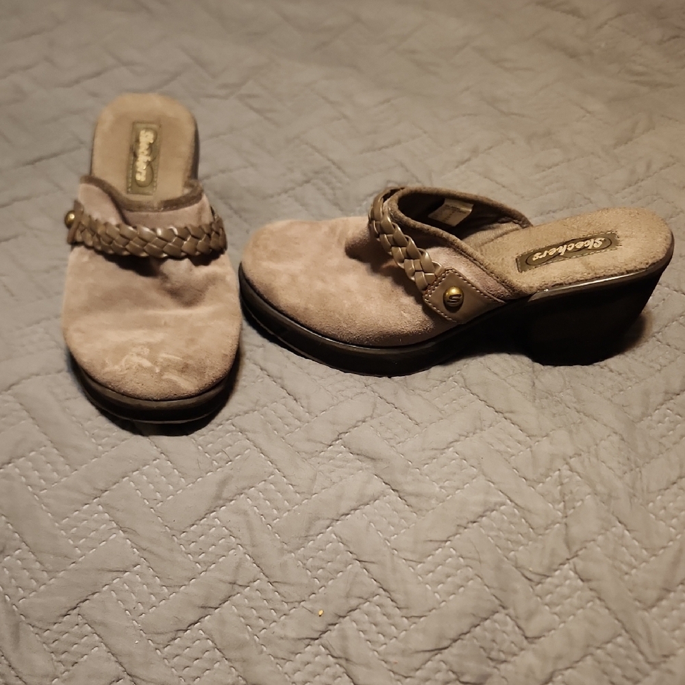 Light Beige Suede Mules with Thick Sole and Medium Heel